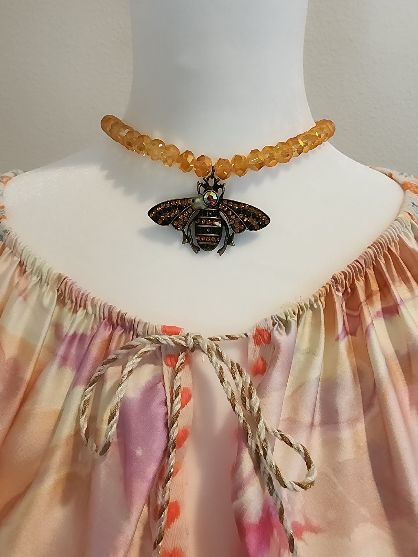 Necklace Bee